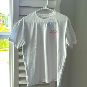 KAWS x Uniqlo Tshirt